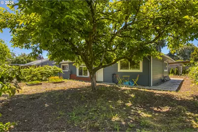 2523 NE 111th Ave, Portland, OR 97220 - Photo 2