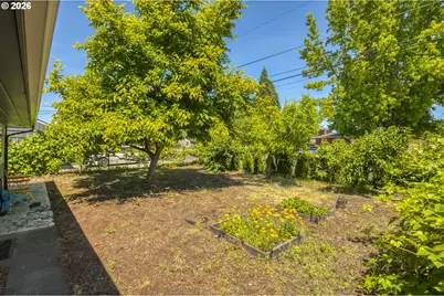2523 NE 111th Ave, Portland, OR 97220 - Photo 4