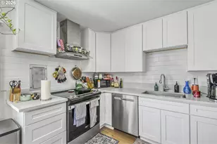 2523 NE 111th Ave, Portland, OR 97220 - Photo 10