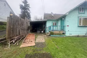 859 E St, Coos Bay, OR 97420 - Photo 4