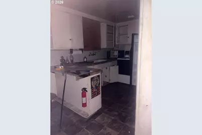 859 E St, Coos Bay, OR 97420 - Photo 14