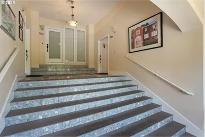 10458 NW 2nd St, Portland, OR 97231 - Photo 6