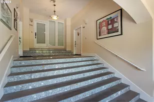 10458 NW 2nd St, Portland, OR 97231 - Photo 6