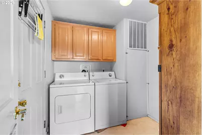 658 S 57th St #14, Springfield, OR 97478 - Photo 24