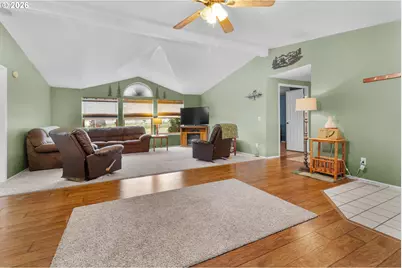 658 S 57th St #14, Springfield, OR 97478 - Photo 6
