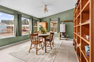 658 S 57th St, Springfield, OR 97478 - Photo 12