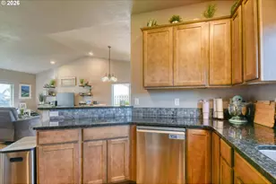 1914 SW 2nd Dr, Pendleton, OR 97801 - Photo 12