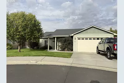 1914 SW 2nd Dr, Pendleton, OR 97801 - Photo 1