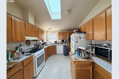 2242 Maia Loop, Springfield, OR 97477 - Photo 6