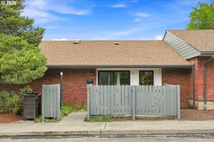 15100 SW Crown Dr, Portland, OR 97224 - Photo 2