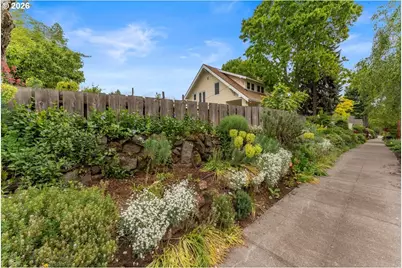 304 NE 62nd Ave, Portland, OR 97213 - Photo 2