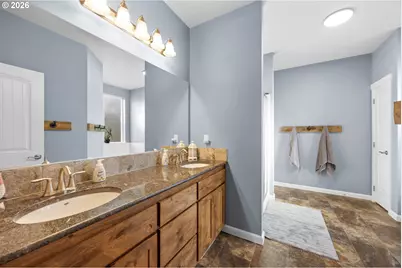 491 Oakwood Dr, Oakland, OR 97462 - Photo 12