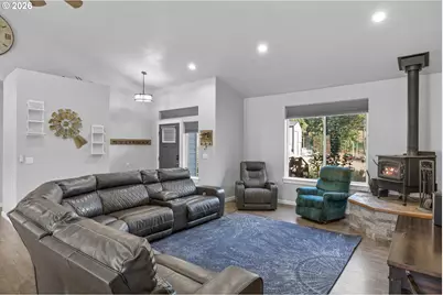 491 Oakwood Dr, Oakland, OR 97462 - Photo 2