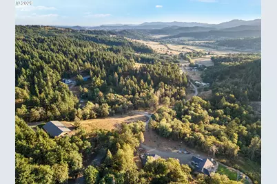 491 Oakwood Dr, Oakland, OR 97462 - Photo 32