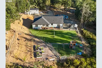 491 Oakwood Dr, Oakland, OR 97462 - Photo 24