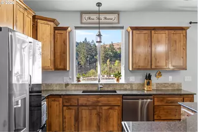 491 Oakwood Dr, Oakland, OR 97462 - Photo 6