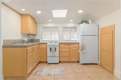 1492 Pearl St, Eugene, OR 97401 - Photo 28
