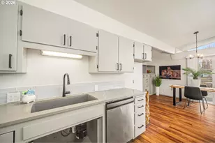 1233 1st St, Springfield, OR 97477 - Photo 10