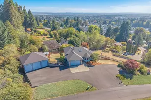 59720 Oliver Heights Ln, Saint Helens, OR 97051 - Photo 2