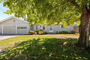 1574 SE Spruce St, Hillsboro, OR 97123 - Photo 4