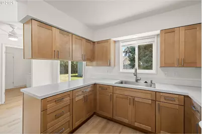 1574 SE Spruce St, Hillsboro, OR 97123 - Photo 12