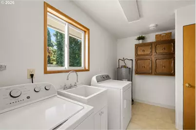 1574 SE Spruce St, Hillsboro, OR 97123 - Photo 34