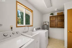 1574 SE Spruce St, Hillsboro, OR 97123 - Photo 34
