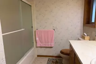 1344 Regency Dr, Eugene, OR 97401 - Photo 18