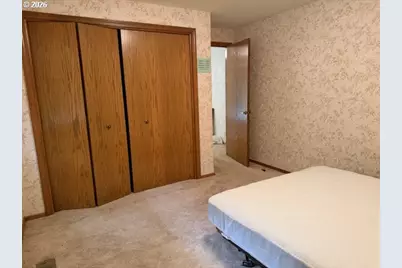 1344 Regency Dr, Eugene, OR 97401 - Photo 30