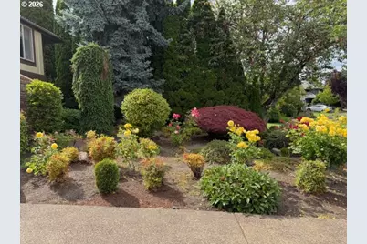 1344 Regency Dr, Eugene, OR 97401 - Photo 2
