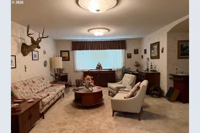 1344 Regency Dr, Eugene, OR 97401 - Photo 14