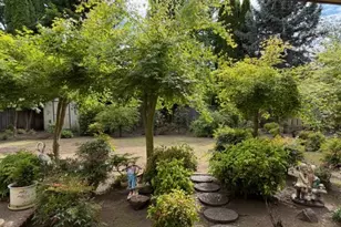 1344 Regency Dr, Eugene, OR 97401 - Photo 42