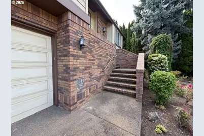 1344 Regency Dr, Eugene, OR 97401 - Photo 2