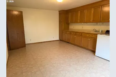 1344 Regency Dr, Eugene, OR 97401 - Photo 40