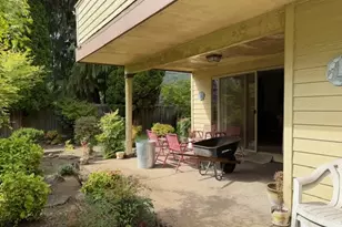 1344 Regency Dr, Eugene, OR 97401 - Photo 18