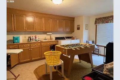 1344 Regency Dr, Eugene, OR 97401 - Photo 12