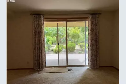 1344 Regency Dr, Eugene, OR 97401 - Photo 36