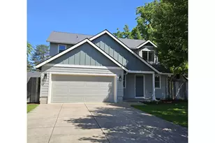 1713 E 11th St, Newberg, OR 97132 - Photo 1