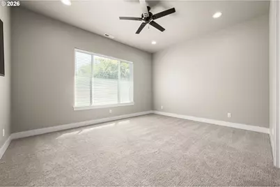 544 Buster Ln, Eugene, OR 97404 - Photo 16