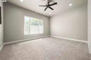 544 Buster Ln, Eugene, OR 97404 - Photo 16