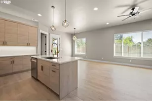 544 Buster Ln, Eugene, OR 97404 - Photo 8
