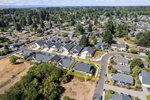 544 Buster Ln, Eugene, OR 97404 - Photo 46