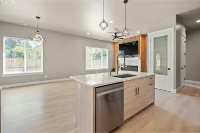 544 Buster Ln, Eugene, OR 97404 - Photo 10