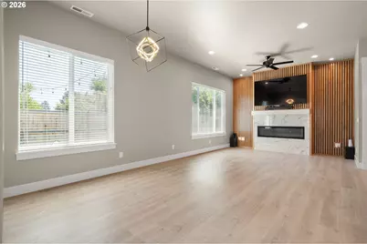 544 Buster Ln, Eugene, OR 97404 - Photo 8
