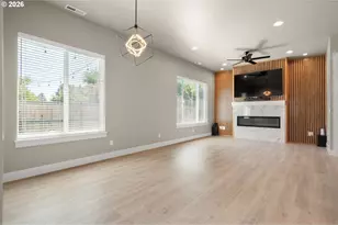 544 Buster Ln, Eugene, OR 97404 - Photo 8