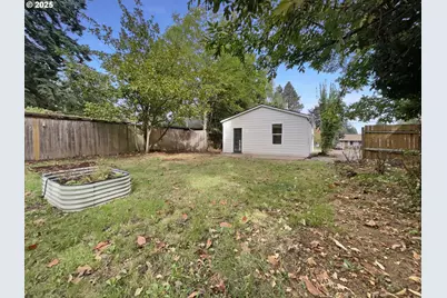 5906 NE Sumner St, Portland, OR 97218 - Photo 8