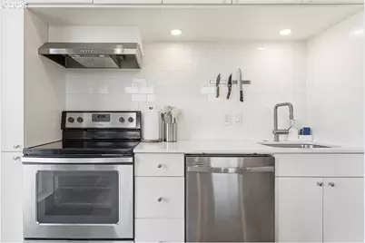 1480 N Jarrett St #204, Portland, OR 97217 - Photo 12