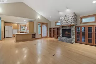 4715 NE Everett St, Portland, OR 97213 - Photo 14