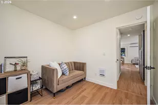 452 S 4th St, Springfield, OR 97477 - Photo 8