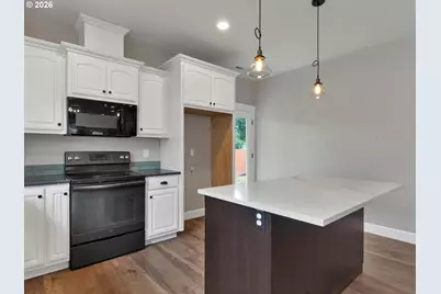 355 SE Juniper St, Mill City, OR 97360 - Photo 10